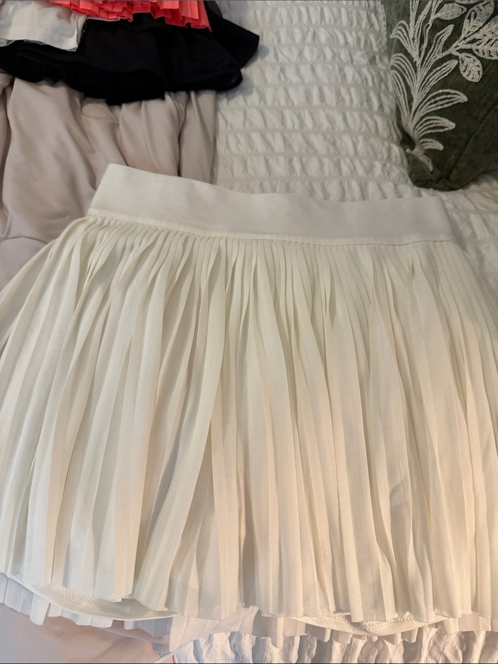 Vanilla Star White Pleated Chiffon Skater Skirt